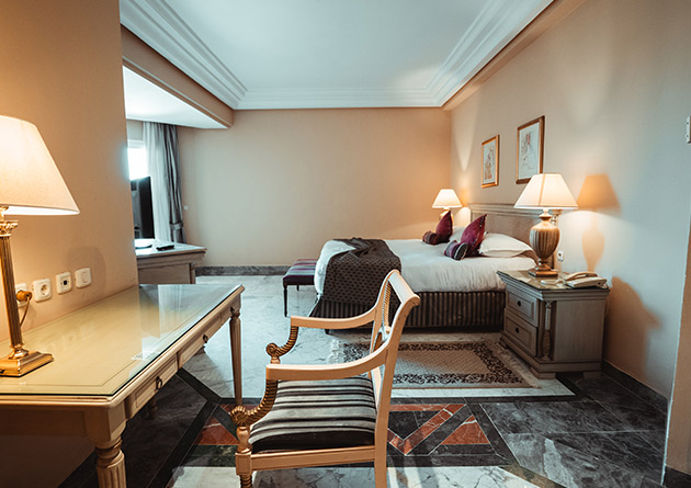 Suite Exécutive – Vue sur Piscine ou Mer