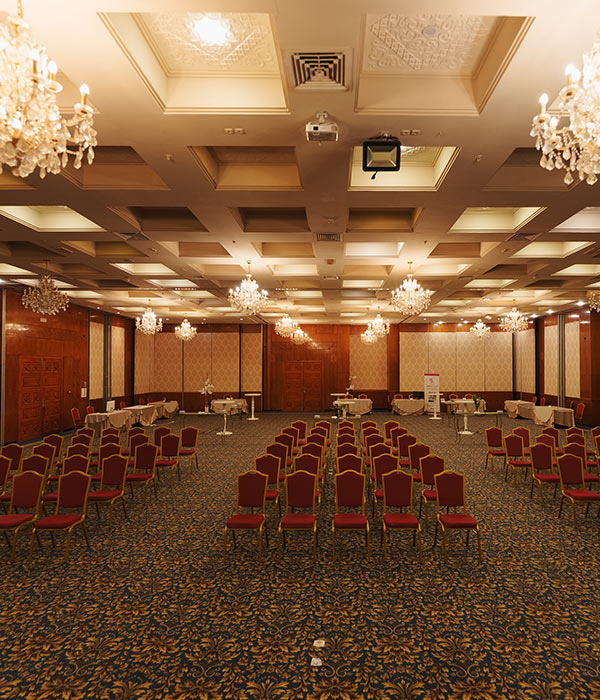 Utique – Capacité : jusqu’à 330 personnes